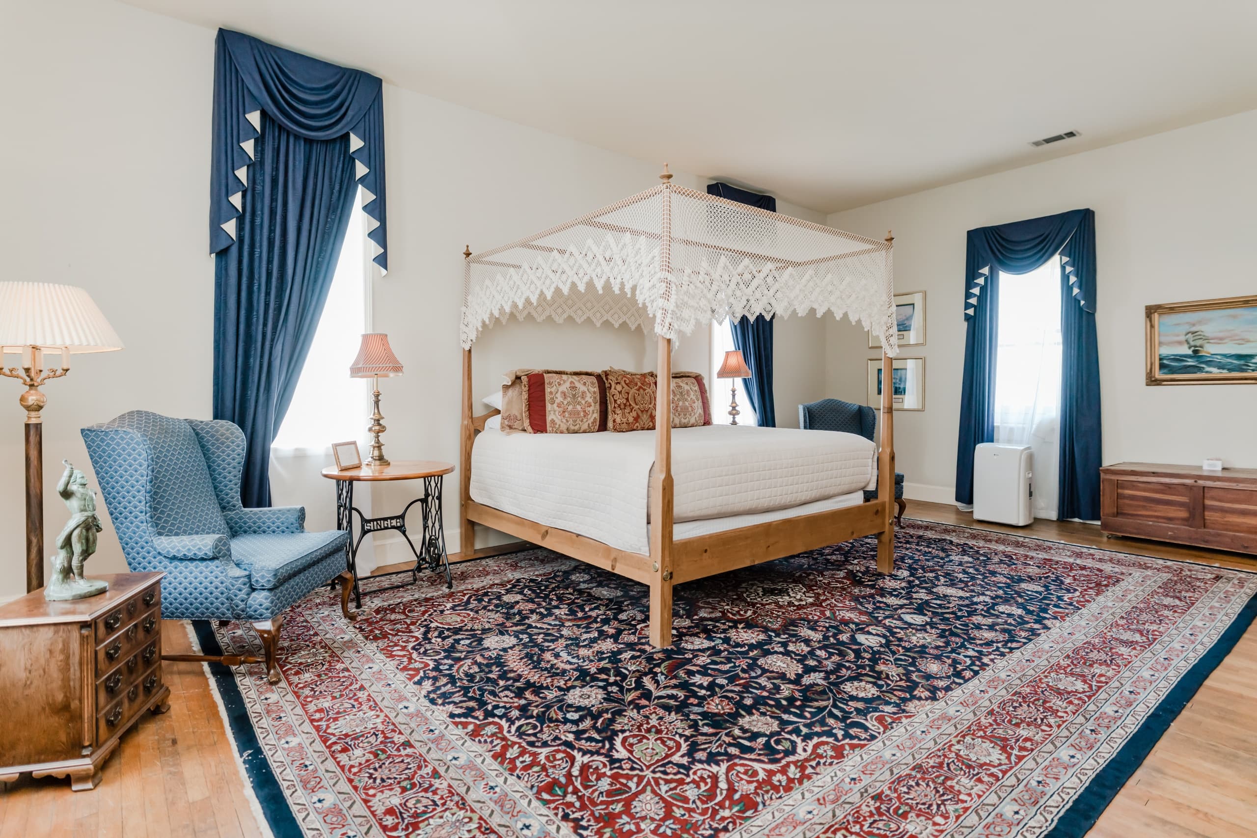 Indoor Luxury Stay at The Mayor's Mansion Inn, Chattanooga