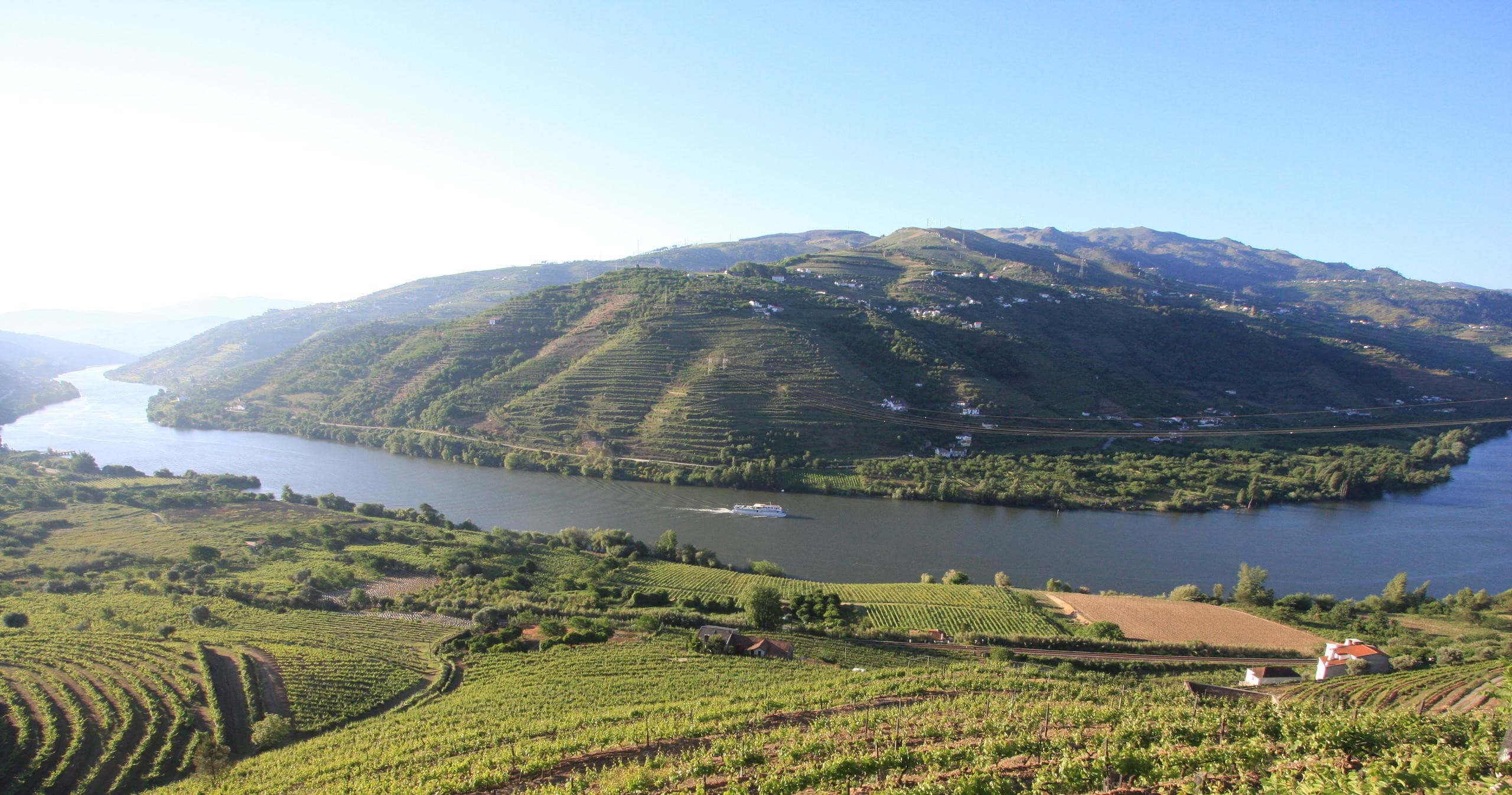 Water Activities & Scenic Boat Trip at Tomaz do Douro