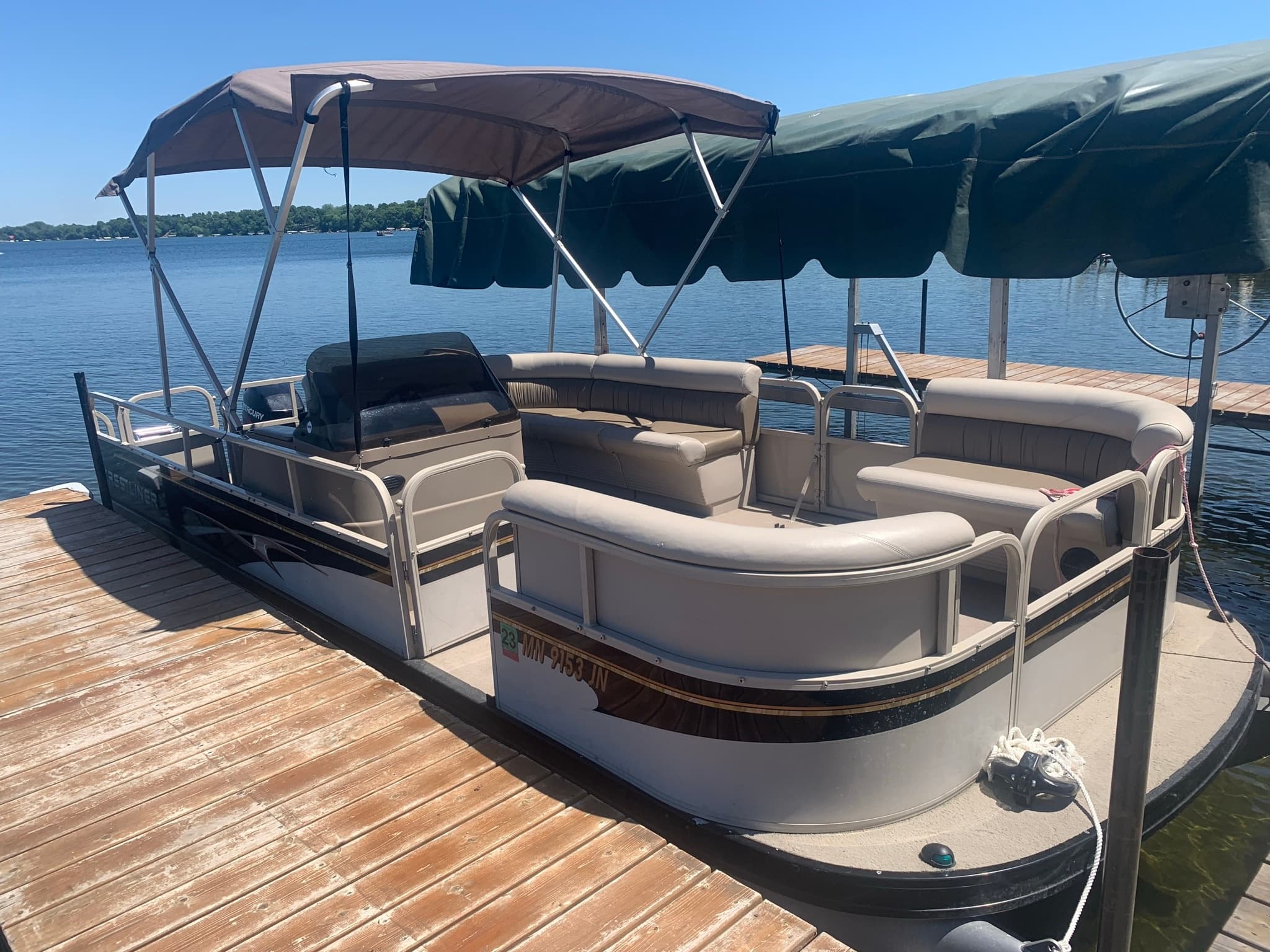 Crestliner Pontoon Rental in Alexandria, Minnesota
