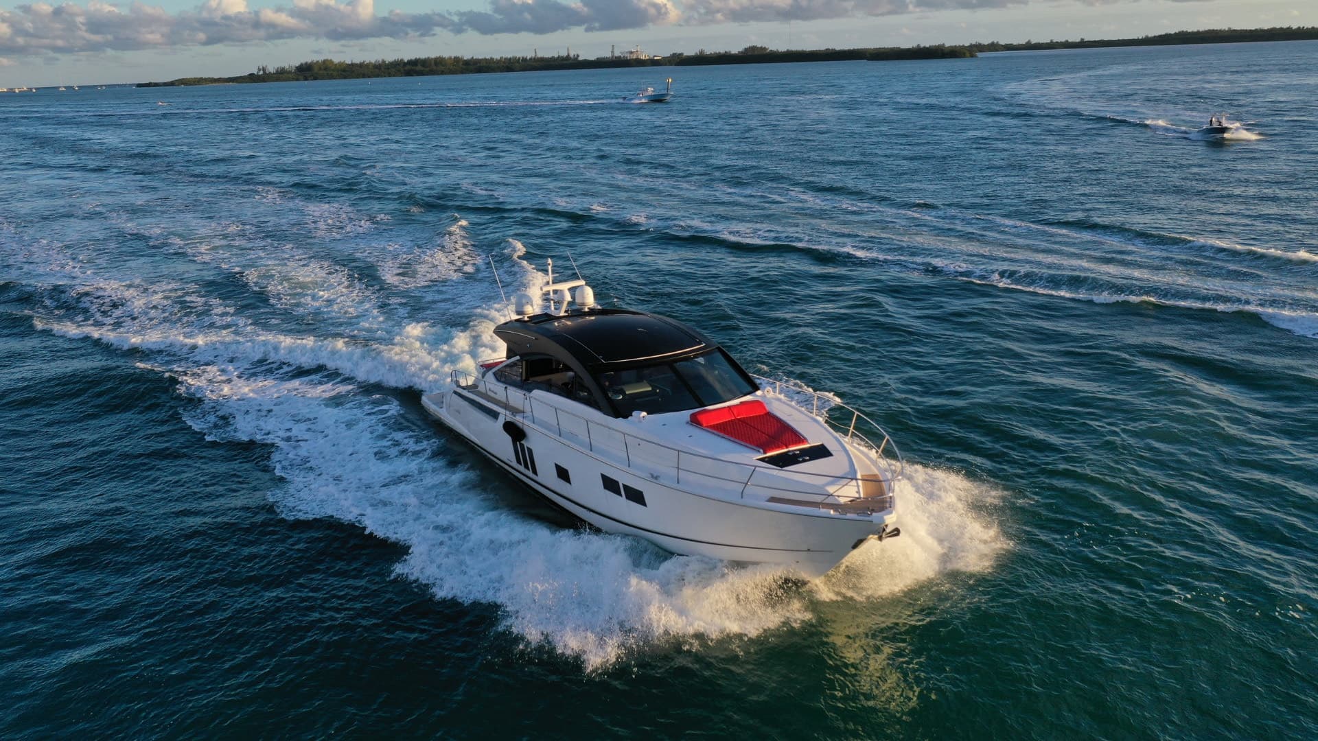 Pure Energy Charters: Grace Bay Snorkel, Sandbar & Private Boat Trips