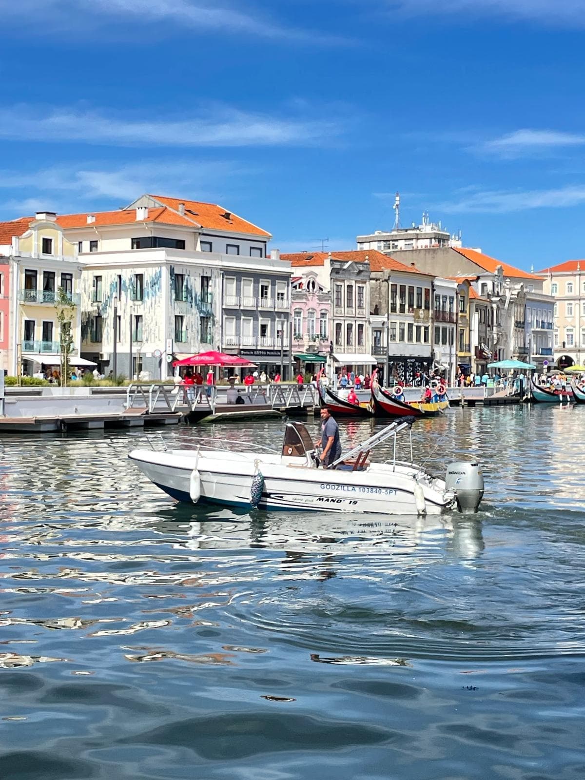 Ria de Aveiro Wakeboard Experience: Ride the Waves in Portugal’s Lagoon Paradise