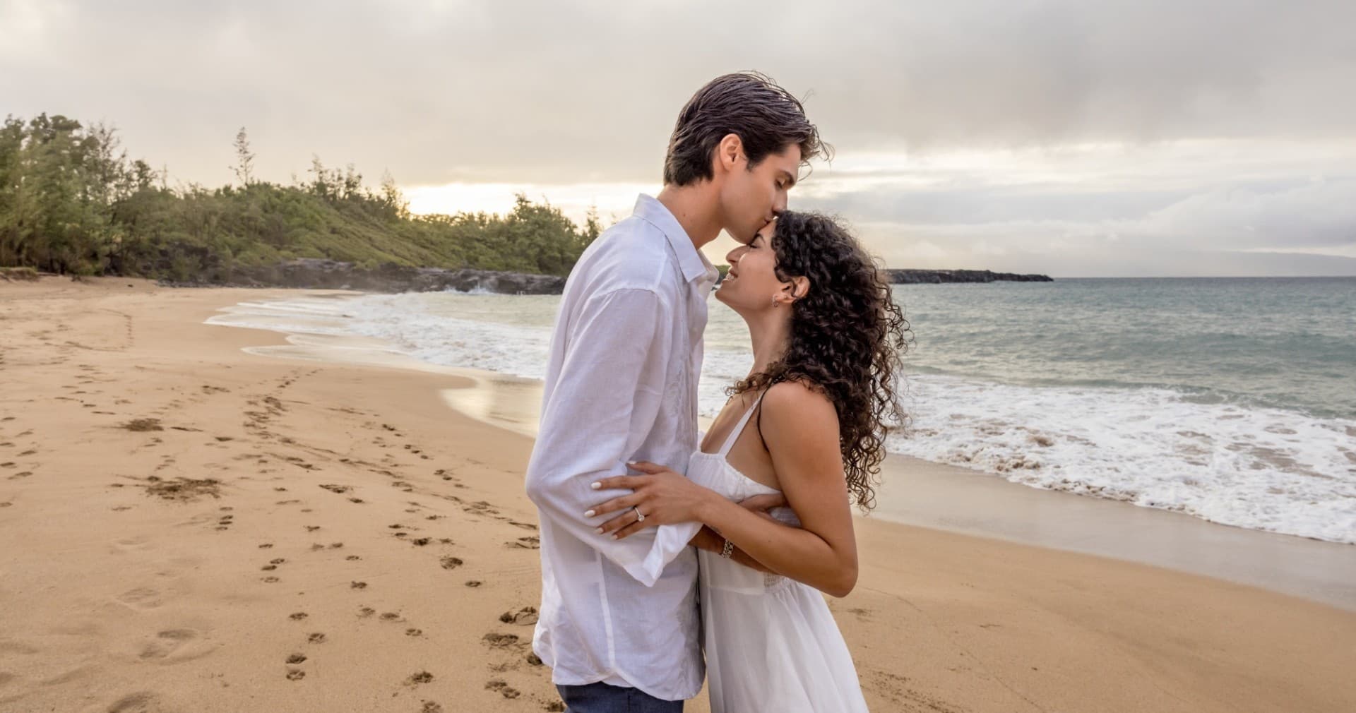 Surprise Proposal Photography in Paradise — Hidden Photographer, 50–60 Edited Images photo 1