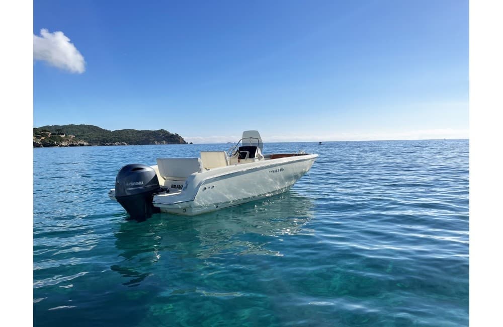 Luxury Boat Tours with Custom Sailing in Palamós