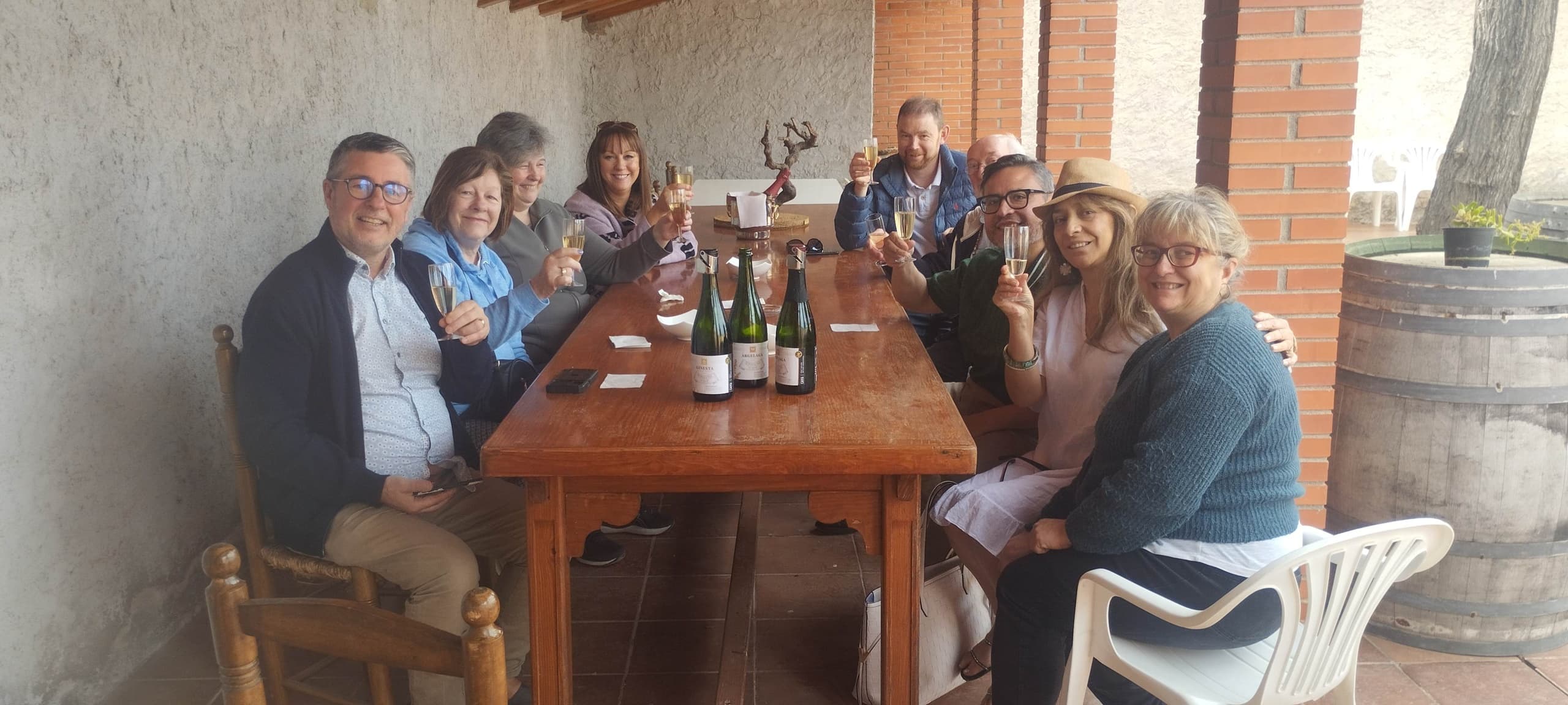 sitges-private-villa-wine-tasting-sommelier-cava-experience photo 2