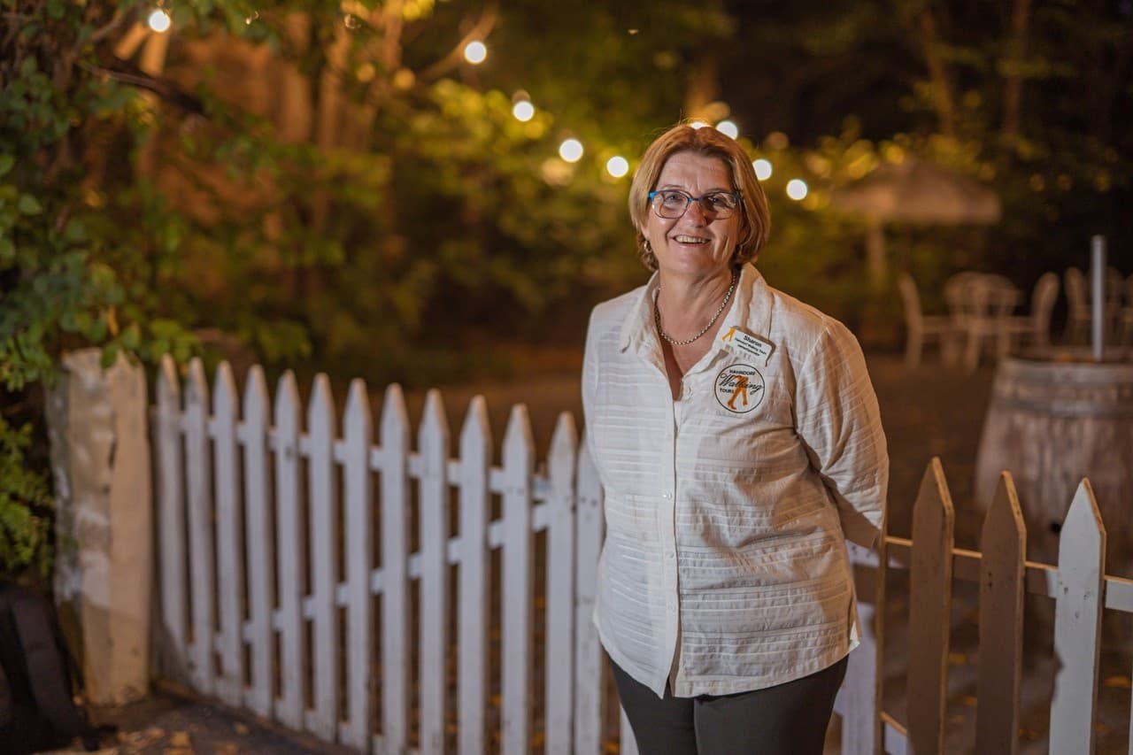 Night Walk & Dining Experience in Hahndorf - Collective photo 1