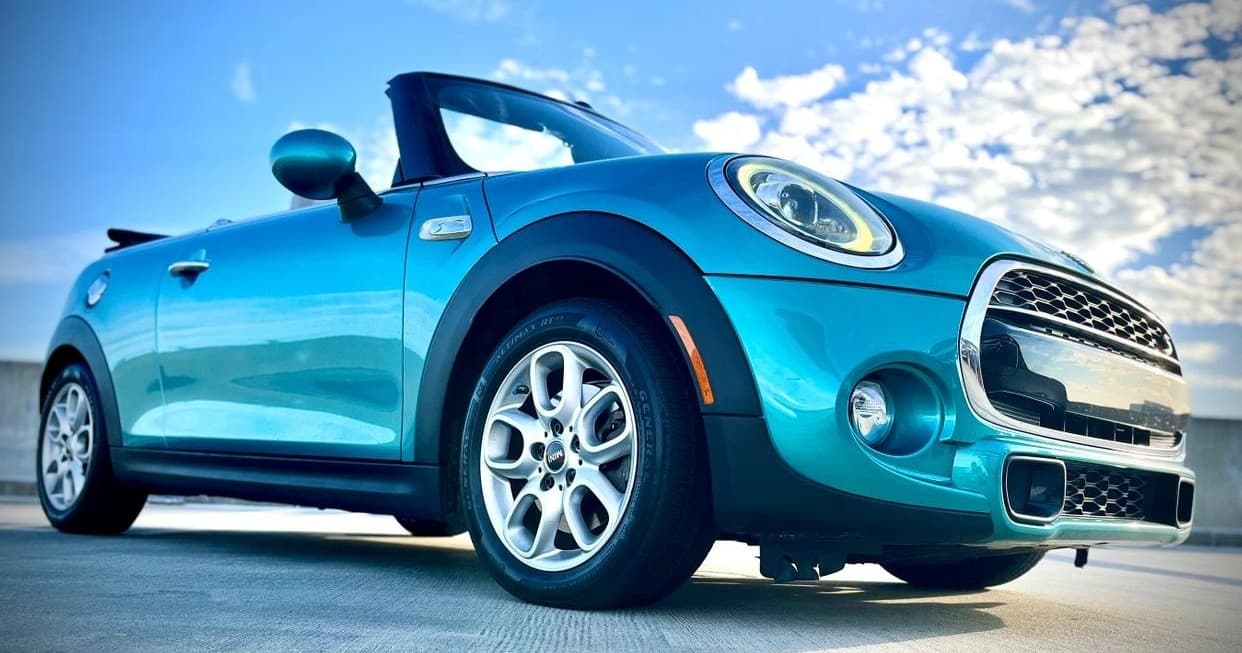 Drive the 2019 MINI Cooper with Top Car Share in Tampa