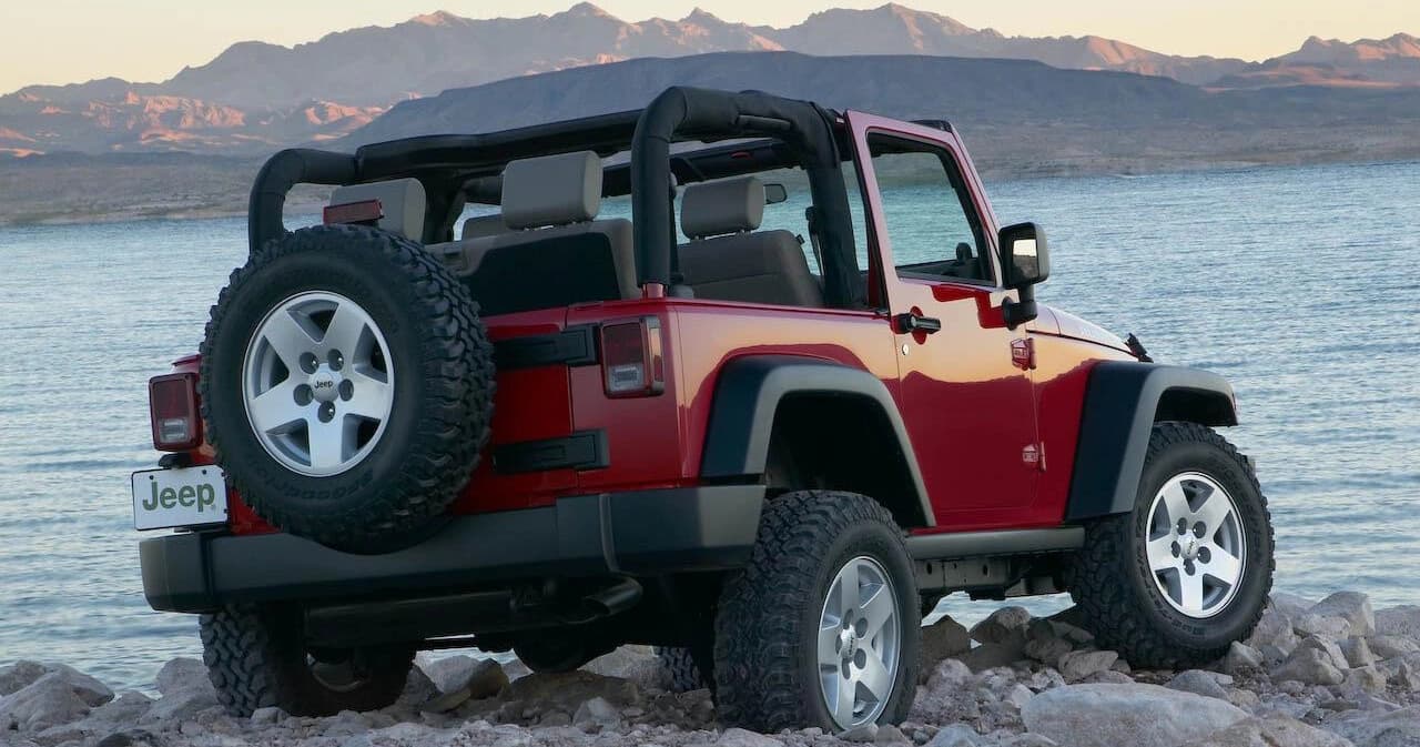 Coastal Drives and Island Days: Jeep Wrangler (2-Door) Rentals in Edgartown