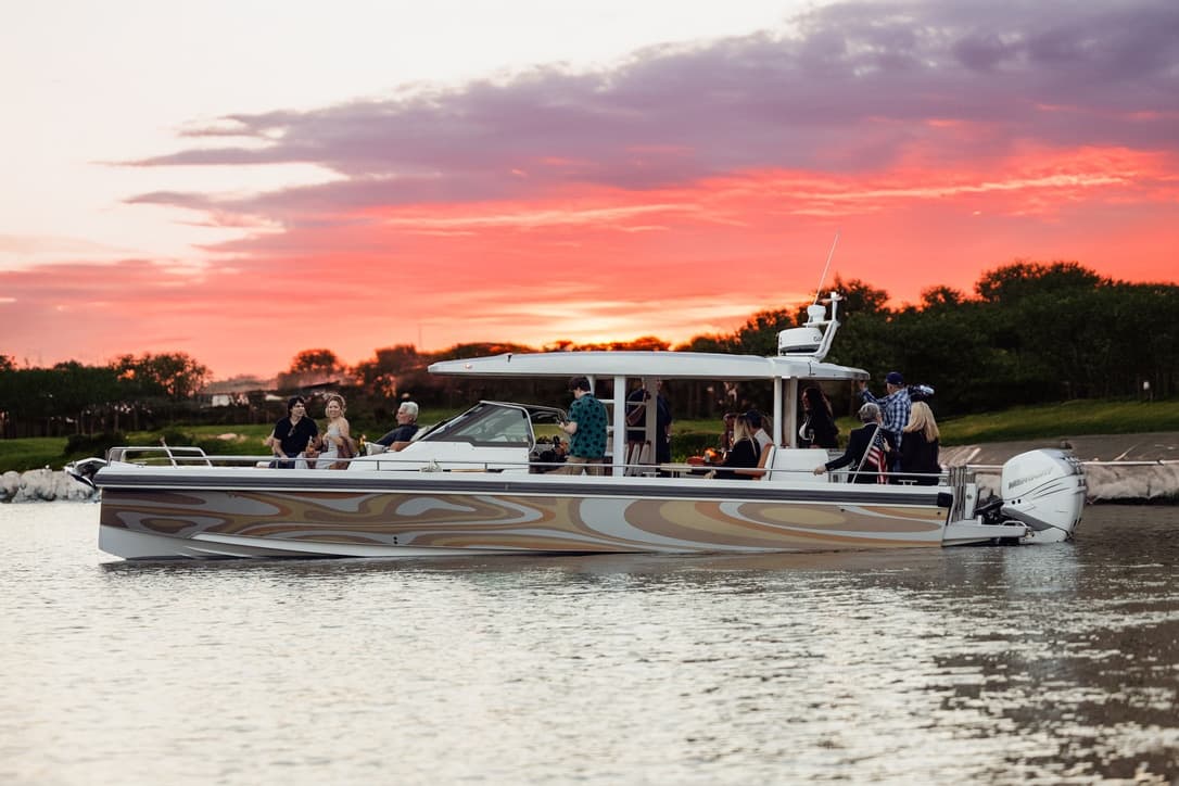 Custom Bareboat Charters in Tampa Bay: Private Day Trips from St. Petersburg