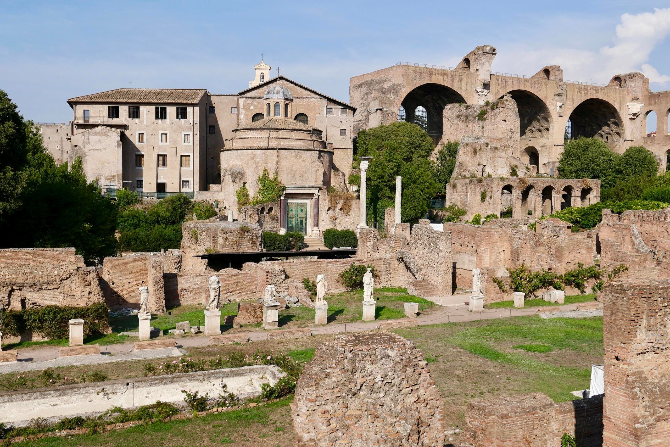 Ancient Rome Guided Tour with Touriks in Rome