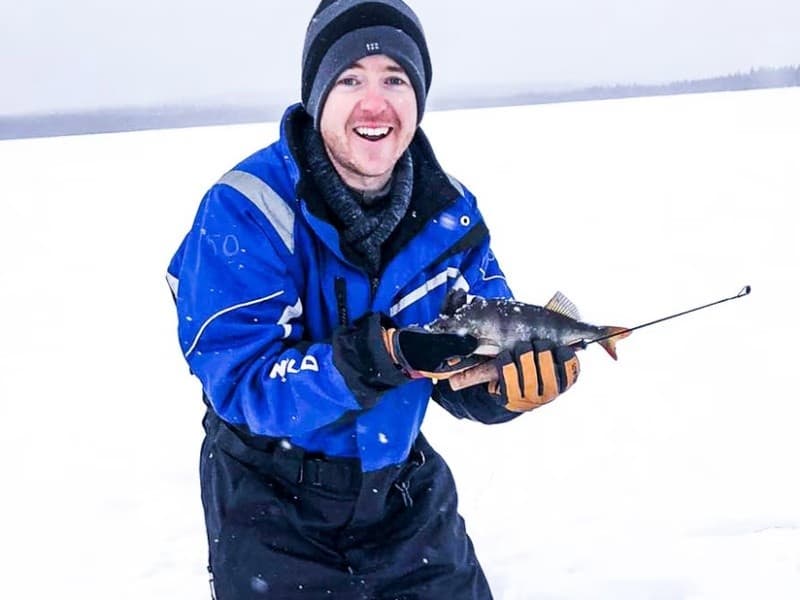 Snowshoe and Ice Fishing in Saariselkä: Arctic Lake Adventure near Rovaniemi