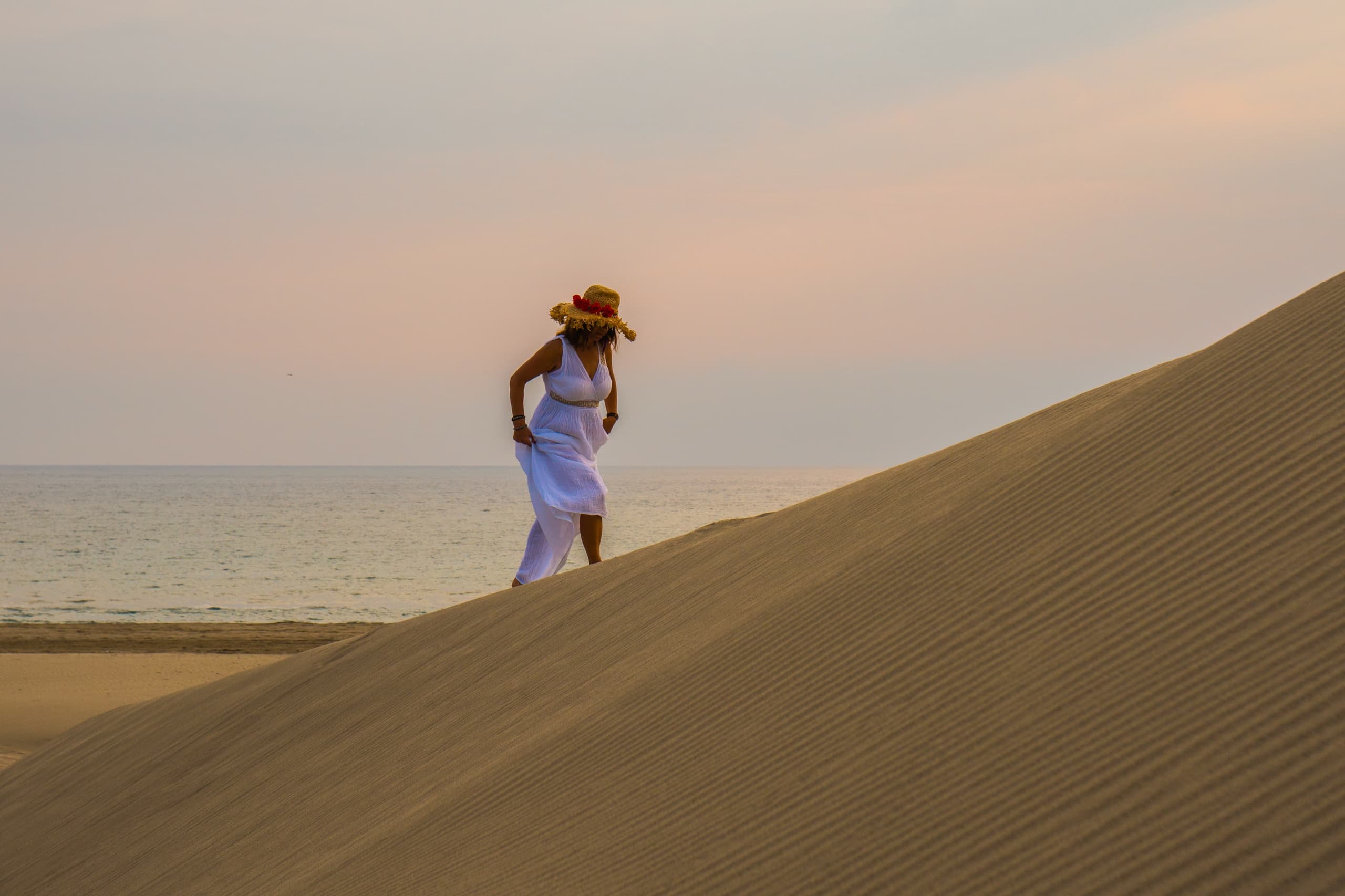 Capture Las Canteras: Private Photoshoot in Las Palmas de Gran Canaria photo 2