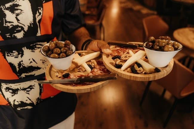 VIP Lisbon Progressive Dinner & Wine Tour — Private São Bento & Santos Food Crawl photo 4