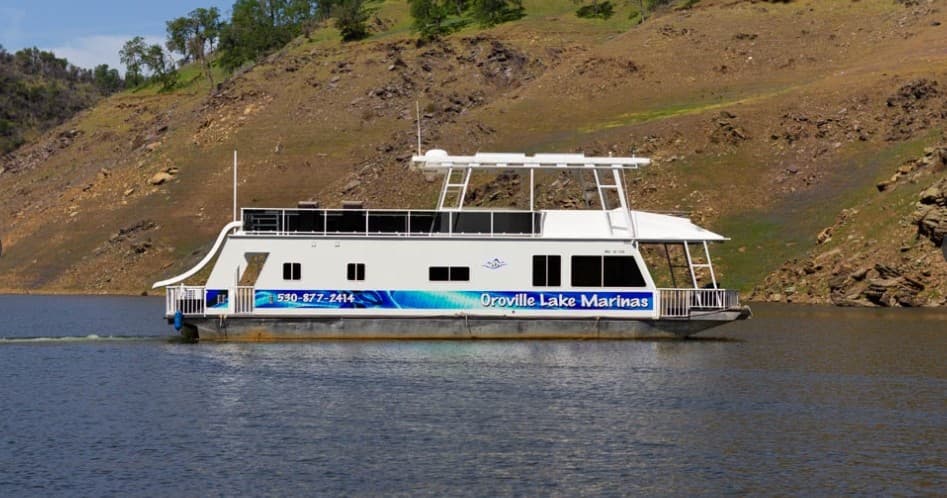 Water Activities & Houseboat Adventures with Lime Saddle Marina