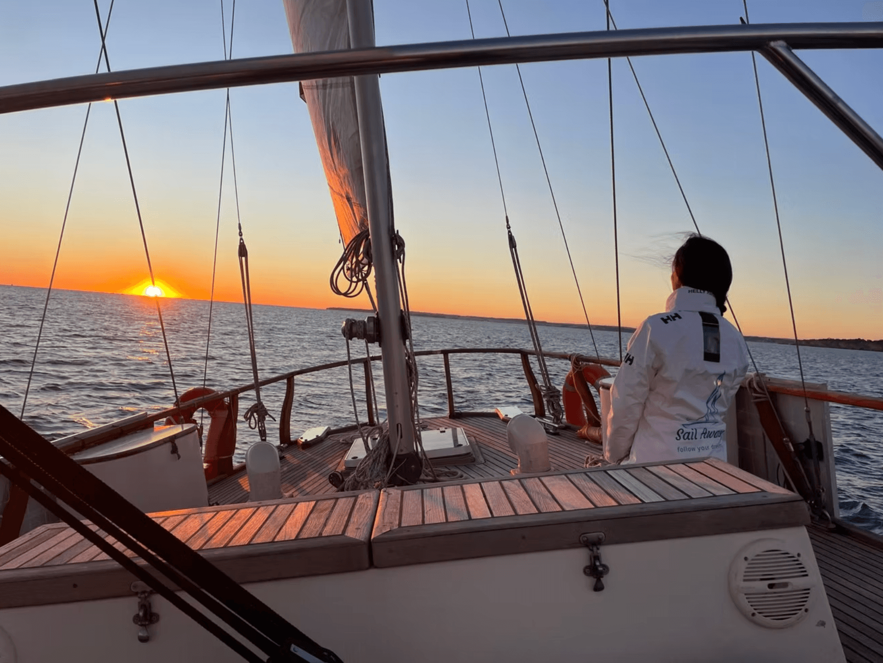 Sunset Sail Aboard Naunet: Algarve Golden-Hour Cruise from Portimão photo 1