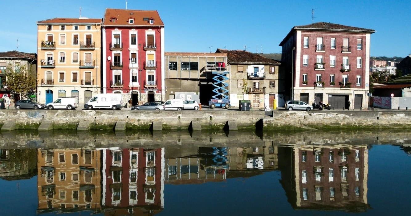 Water Activities: El Bote Tours in Bilbao & Santurtzi