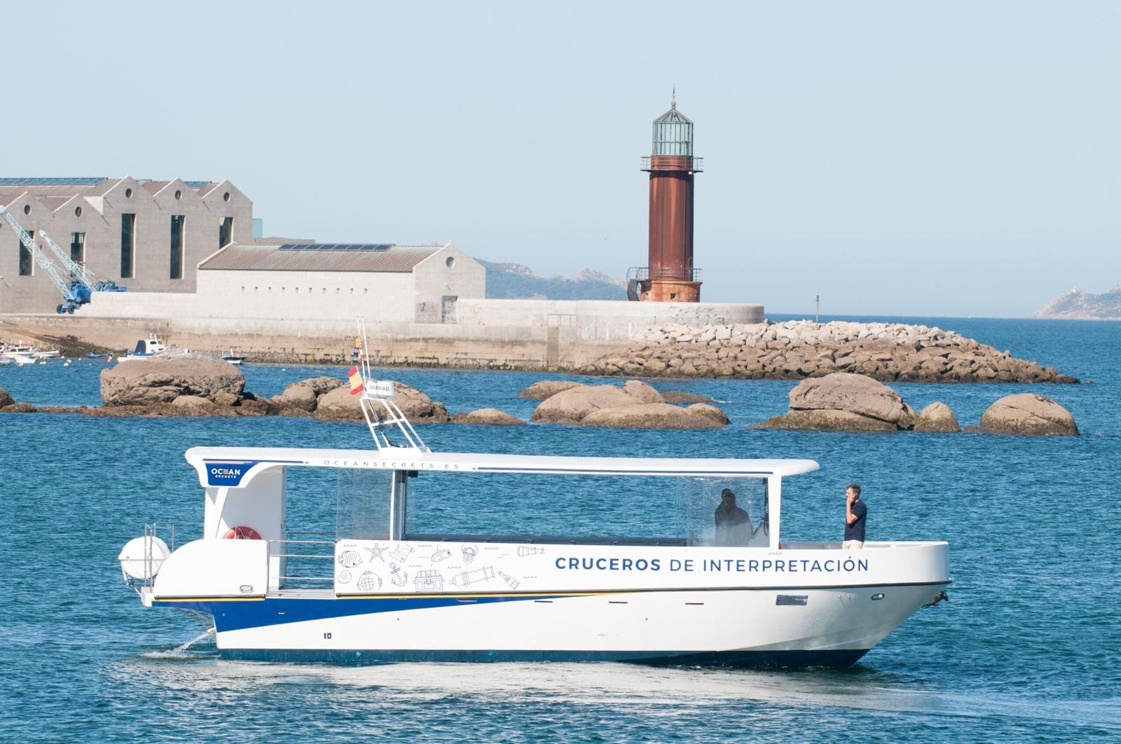 Scientific Boat Tour in Vigo with Bluscus Turismo Marinero