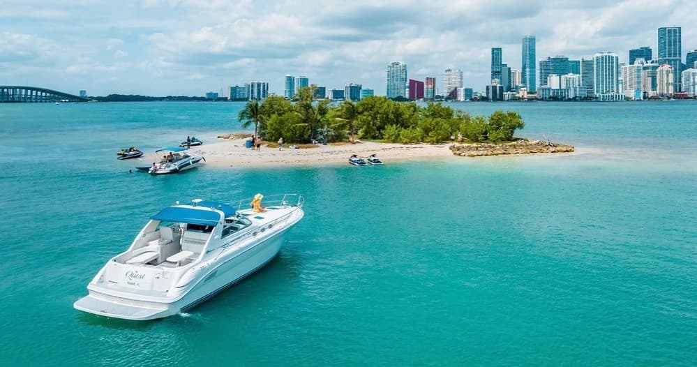 Nighttime Yacht Adventures with Horizon Yacht Rentals in Miami