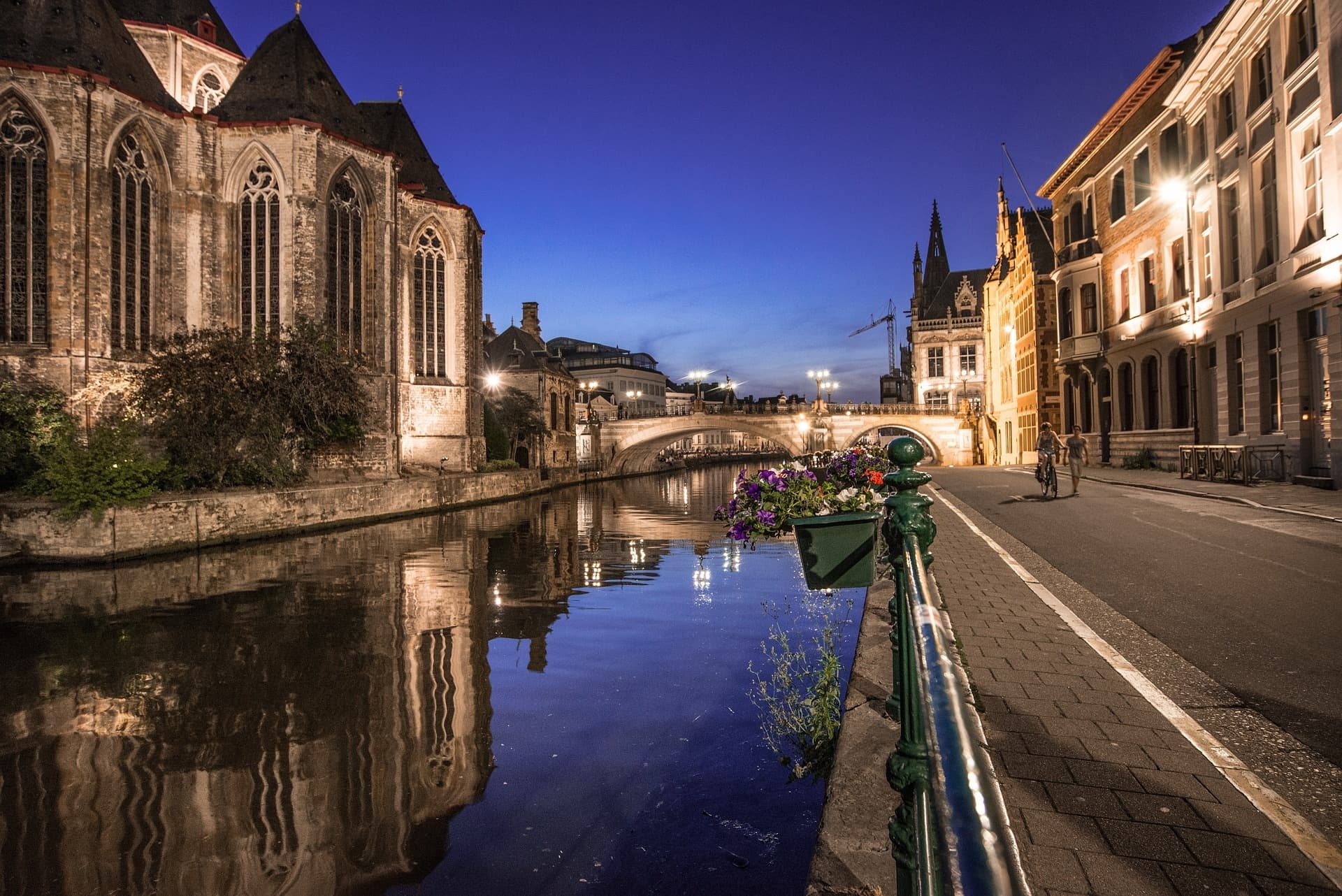 Ghent Night Walks with Walkative! – Dark History Tour