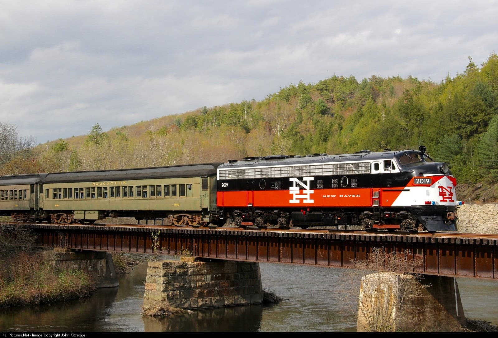 Naugatuck Railroad Comedy Train: Live Stand-Up, Dinner & Fudge in the Litchfield Hills