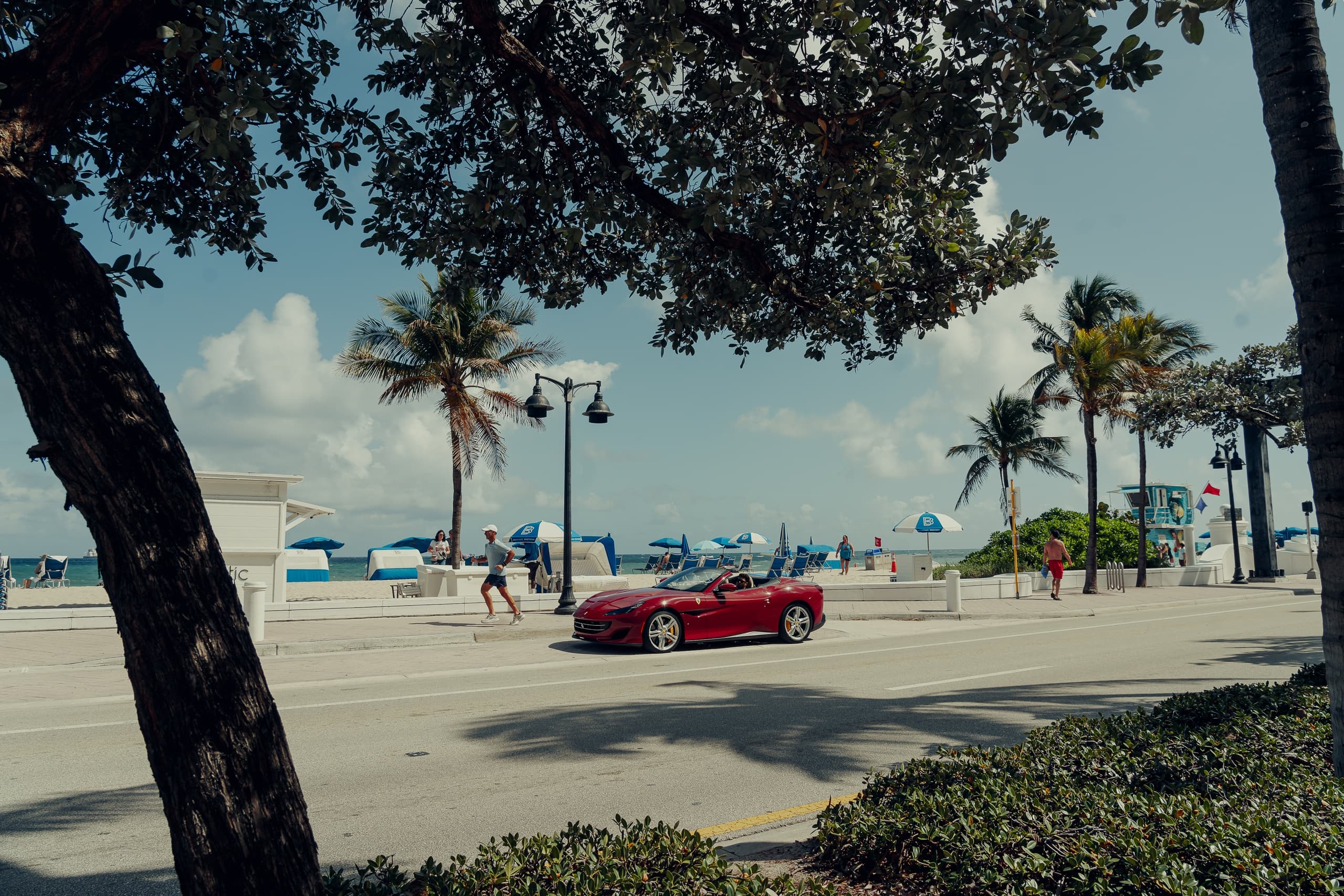 Top-Down Thrills: Drive the Ferrari Portofino Along Chicago’s Lakefront photo 1