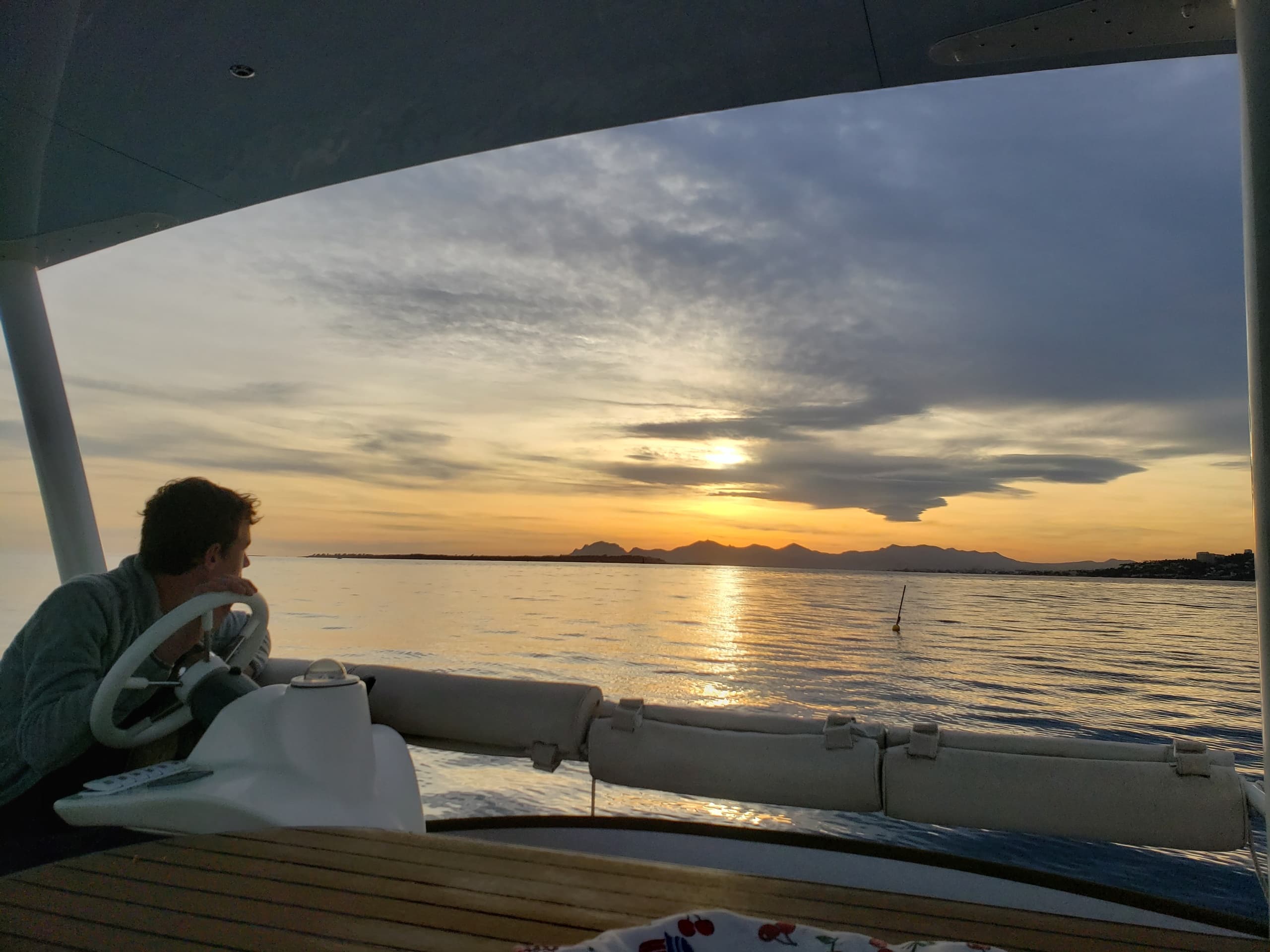 cote-dazur-solar-sunset-cruise-juan-les-pins-soiree photo 2