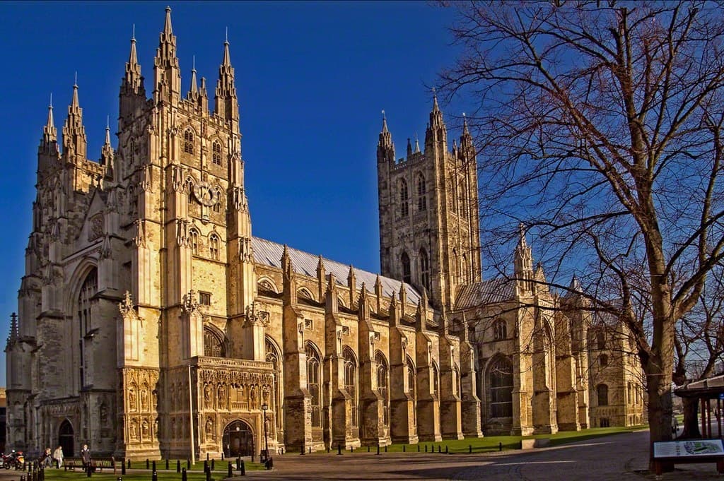 Historic Day Tours from London with Uvacars LTD