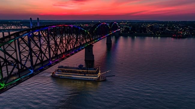 Sunset River Cruise with Belle of Louisville in Louisville