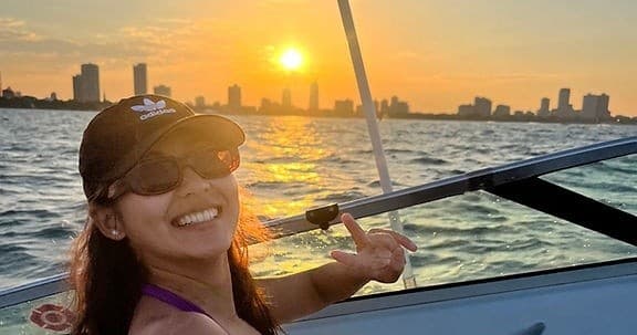 Chicago Sunset Cruise: Lake Michigan Skyline & Rare Green Flash