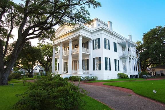 Historical Tours & Sightseeing at Stanton Hall in Natchez