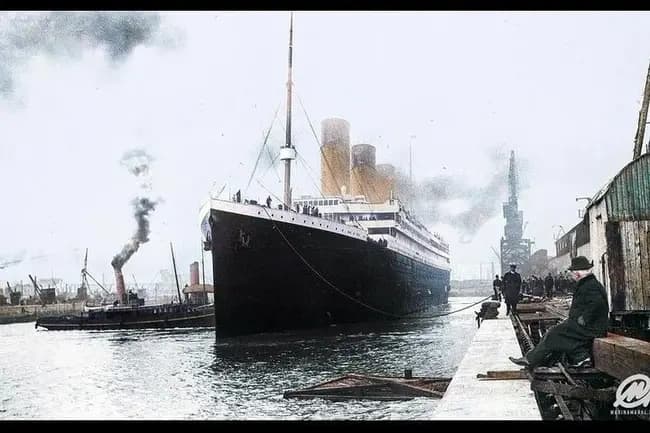 Titanic Secrets of Southampton: Private Walk from Cruise Terminal to Heathrow