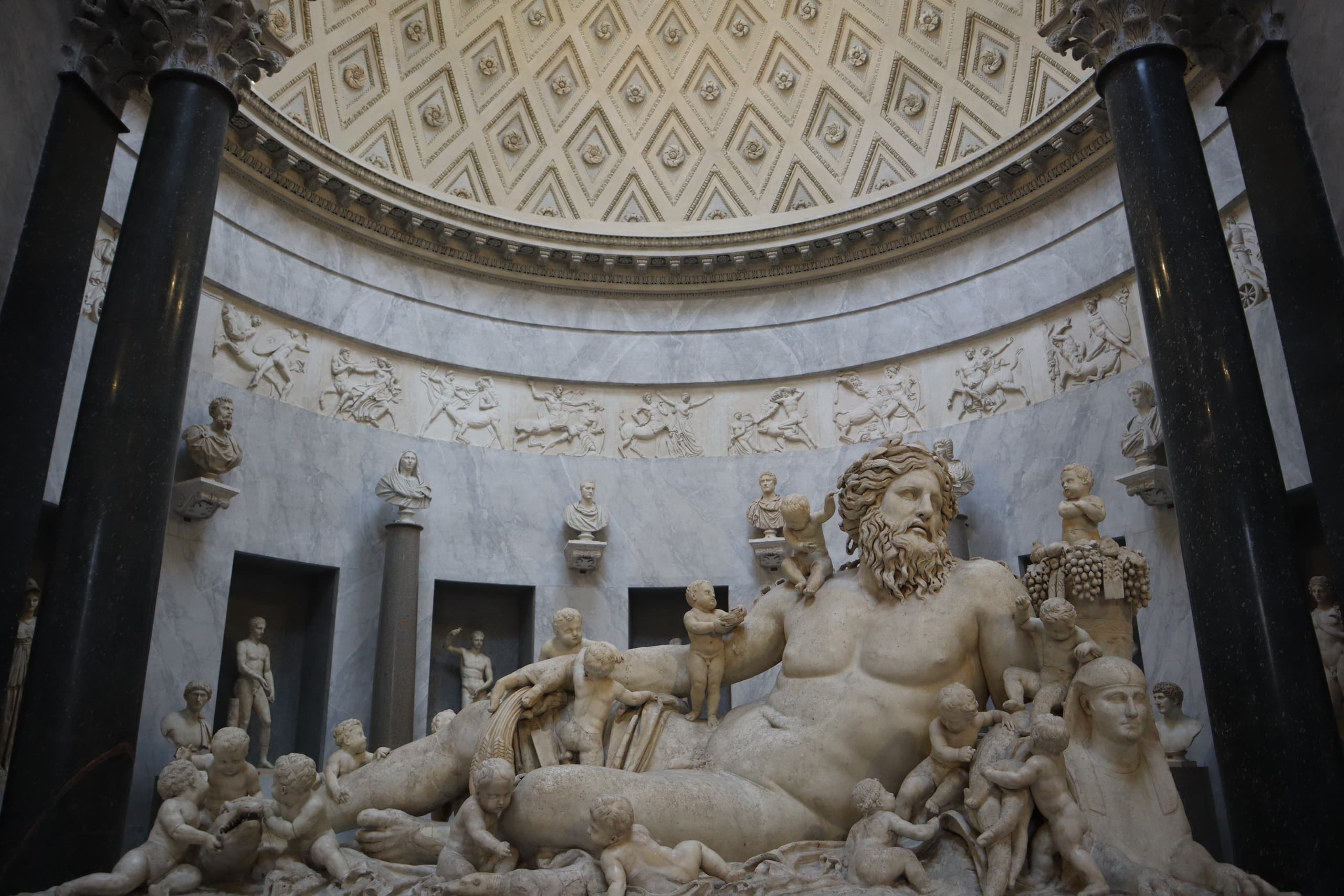 Vatican Museums Tour with Loving Rome in Roma