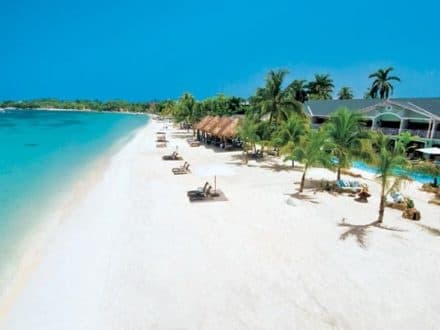 Negril Highlights with Your Jamaican Tour Guide