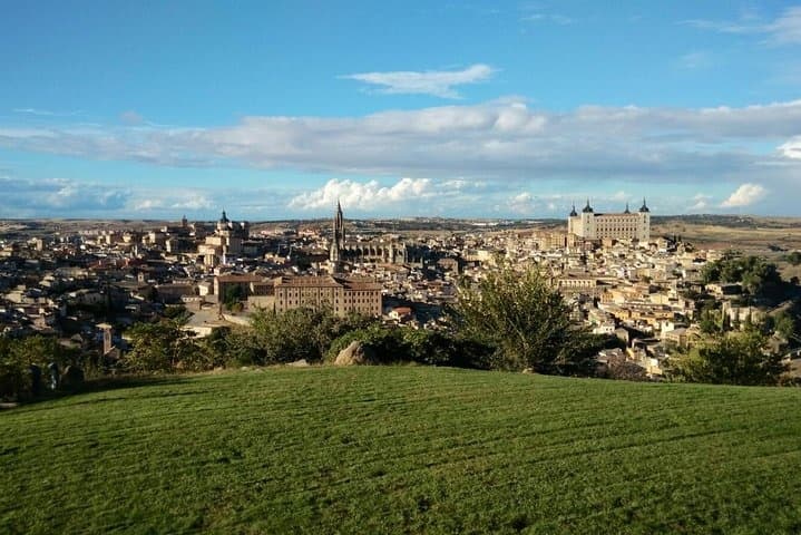 Historic Toledo Walking Tour with De Paseo Experience