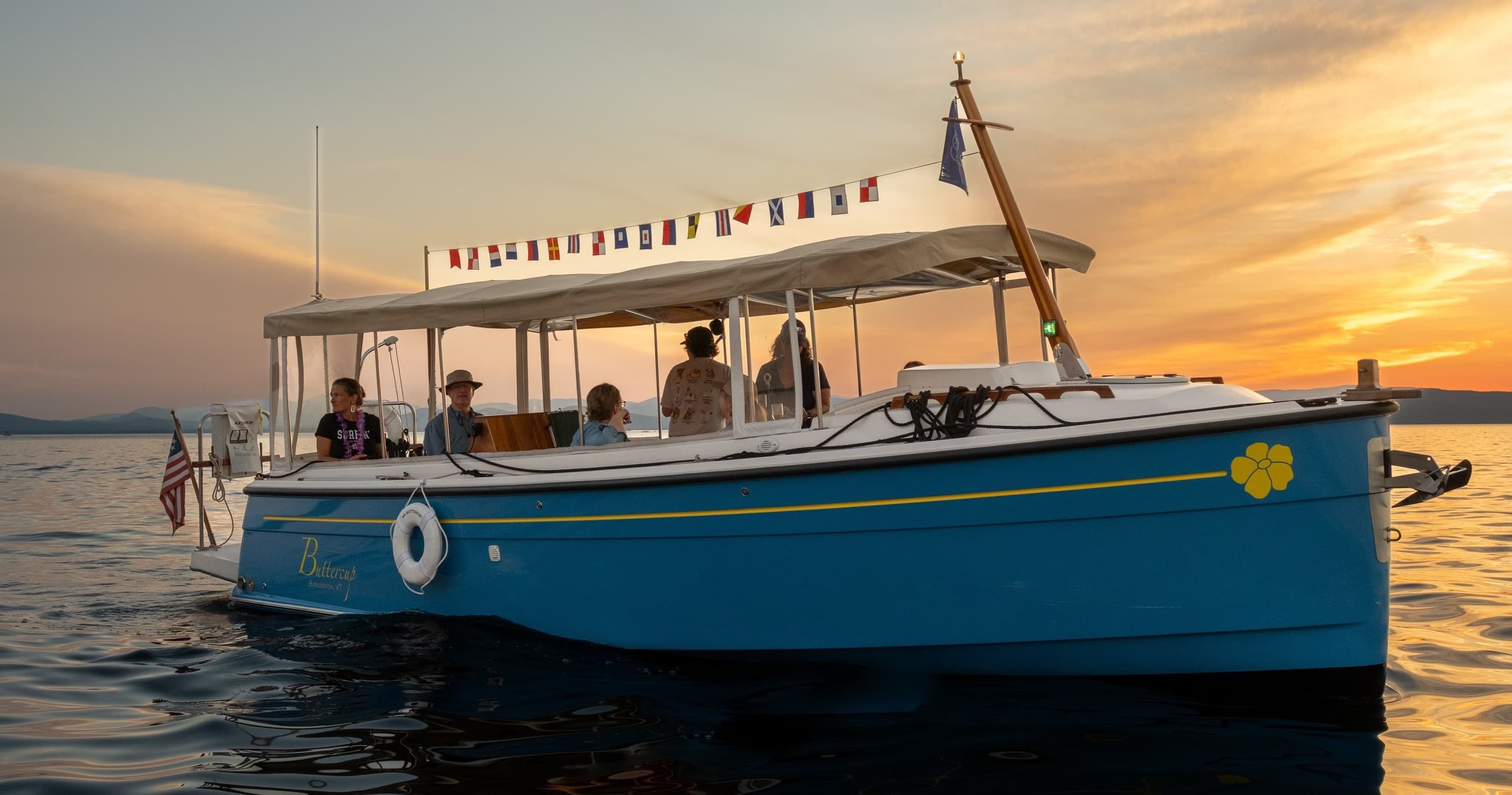 Buttercup Picnic Cruise on Lake Champlain — 2-Hour BYO Boat Tour from Burlington