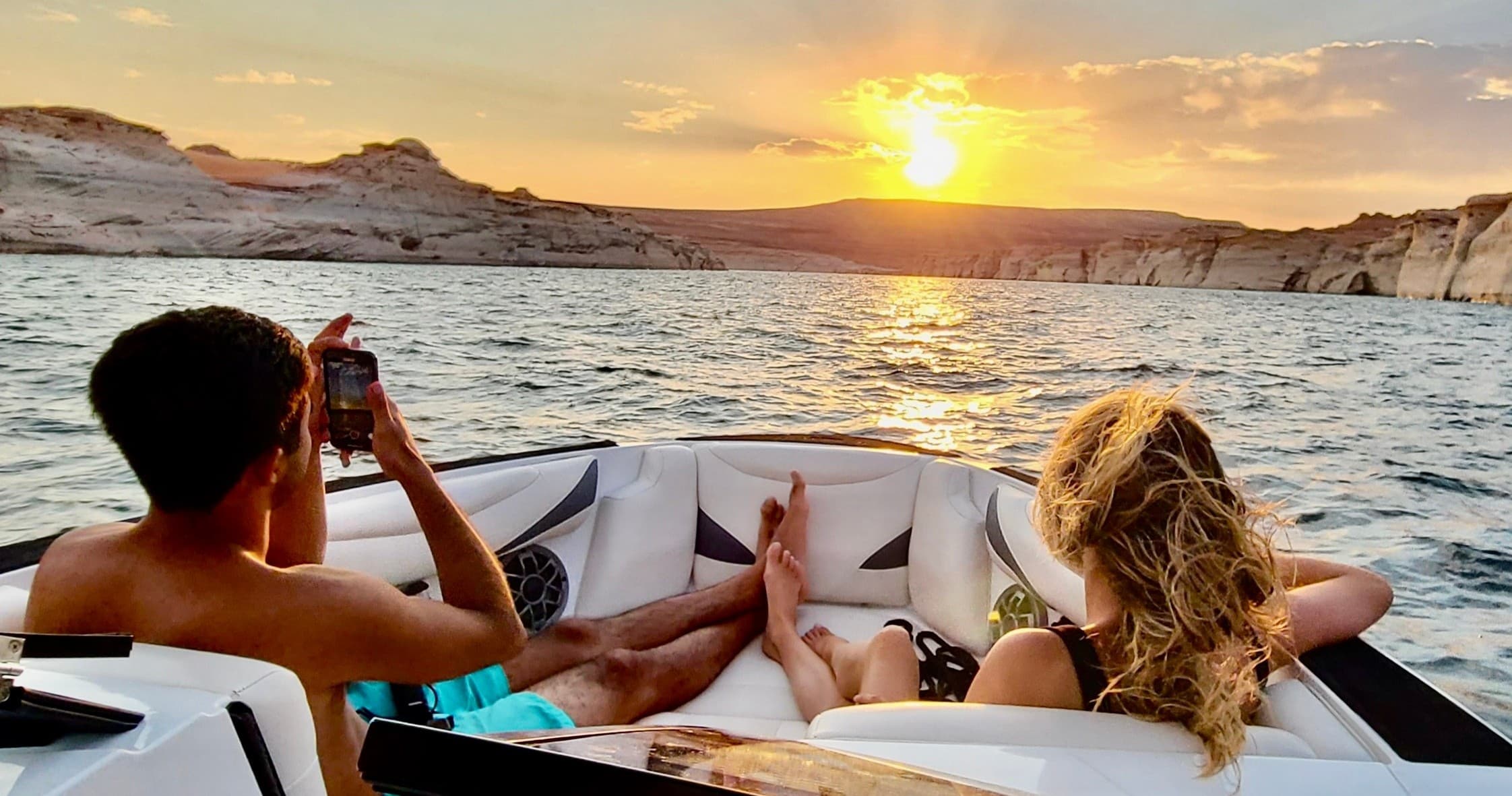 Capture the Magic: 2 Hour Private Sunset Photography Boat Tour at Lake Powell