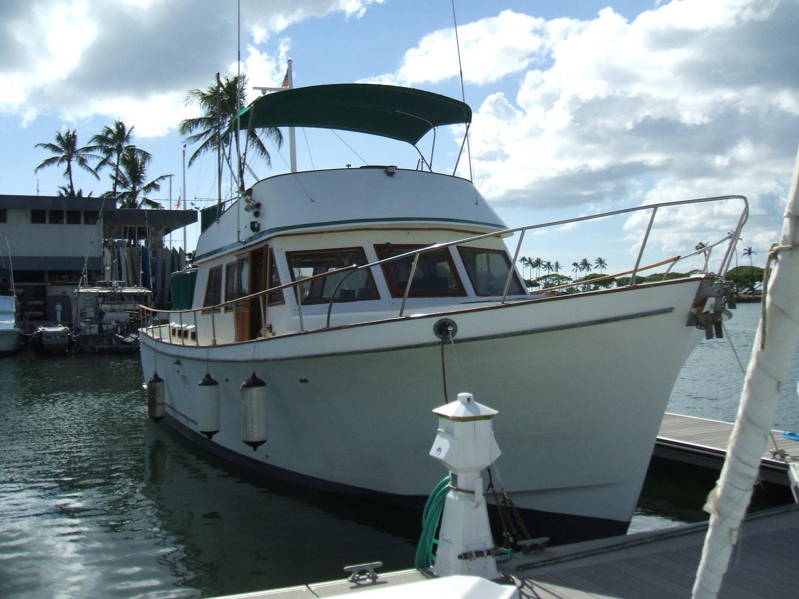 Private Boat Charter Experience in Honolulu, Hawaii