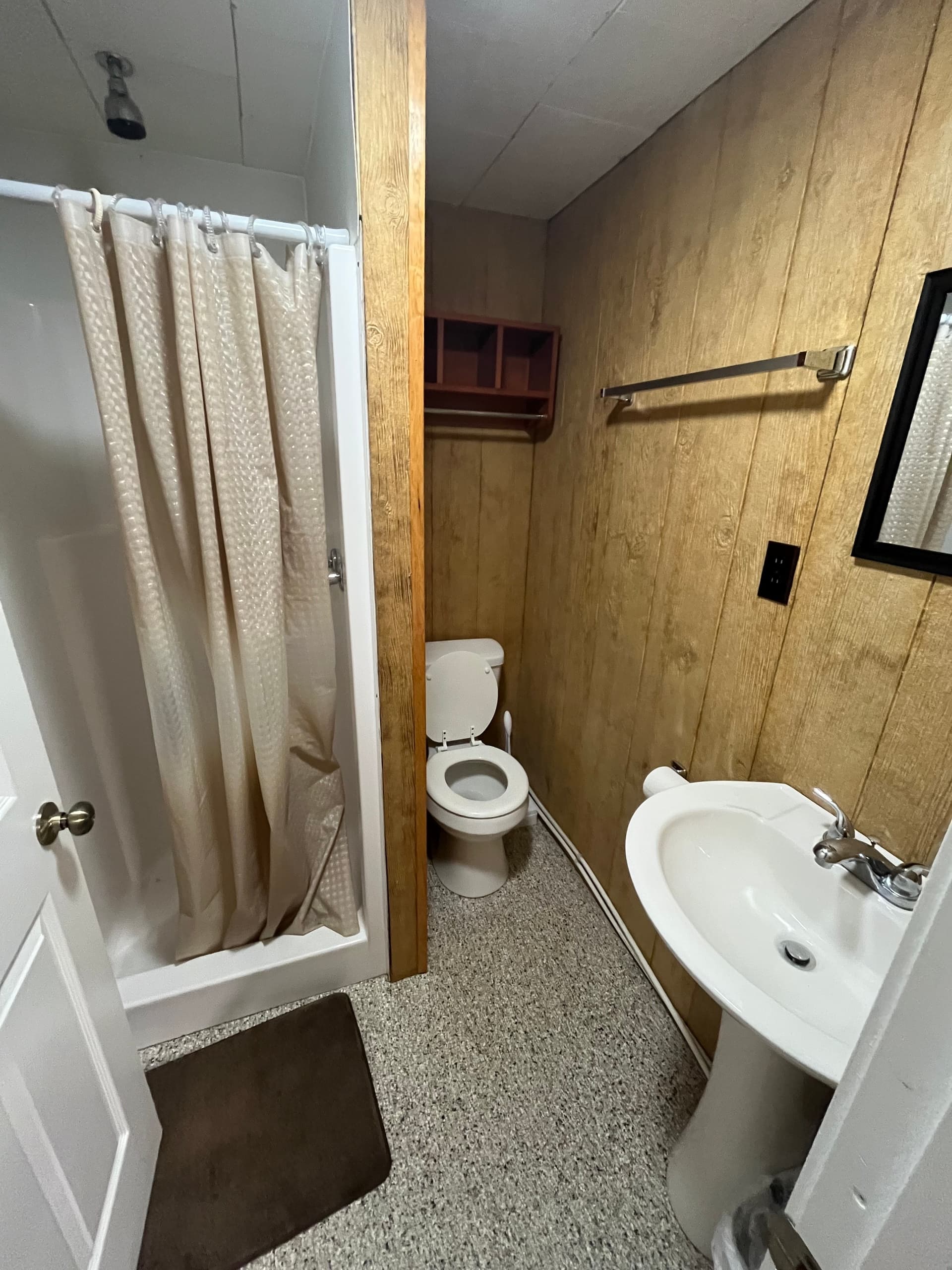 Skyhigh Cabin 7: A Cozy One-Bedroom Getaway Near Bluefield, WV photo 2