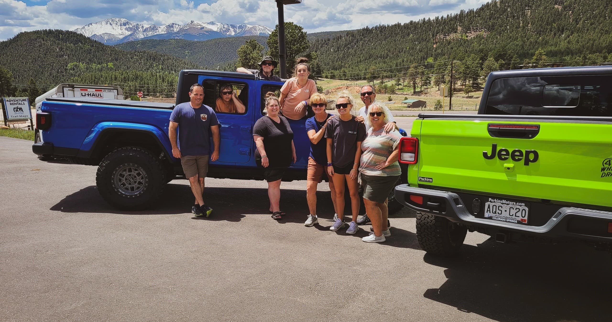 Explore Woodland Park in a 5-Seat Jeep Gladiator
