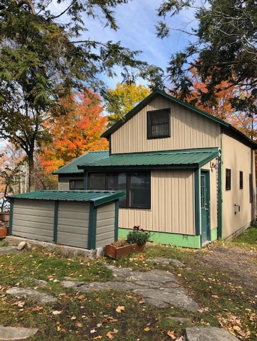 Waterfront Cabin Stay at Bluff Island Lodge