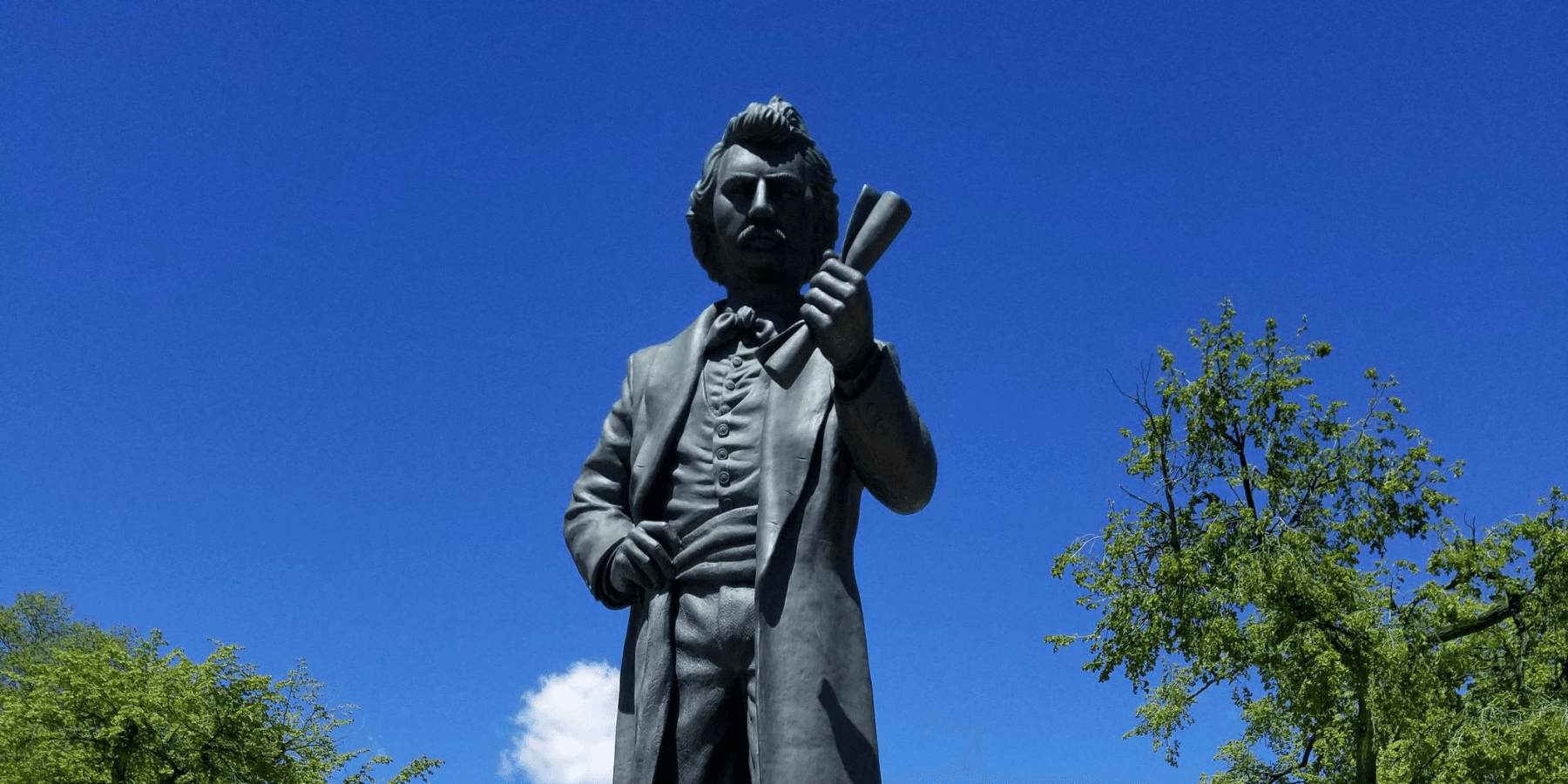Cultural Walking Tour of Winnipeg with Friends of Dalnavert Museum