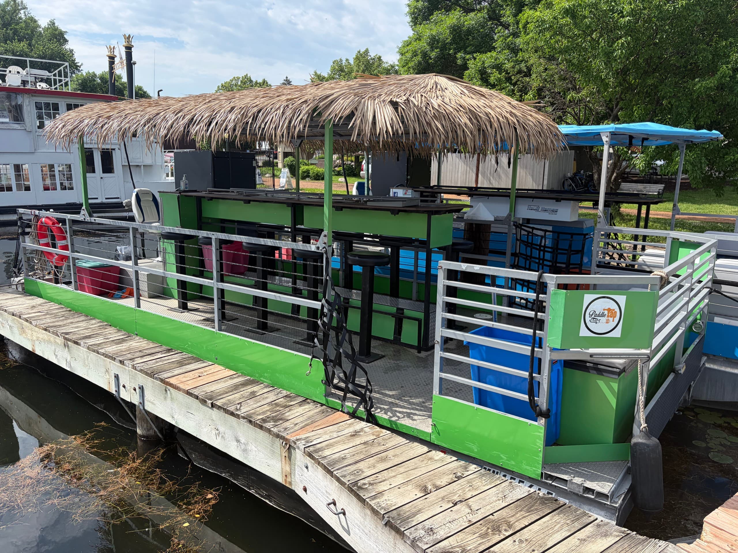 Small TikiTap Cruise on Lake Minnetonka: Two-Hour Pontoon Party from Excelsior photo 3