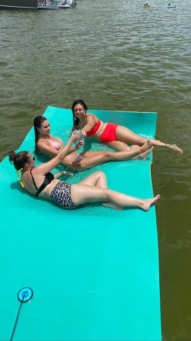 Private Full-Day Boat Charter in St. Petersburg: Sandbars, Islands & Dolphin Sightings photo 2