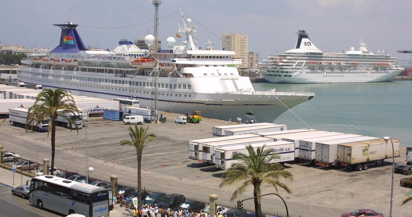 Cultural Day Trip: Cádiz to Sevilla with All Sevilla Guided Tours