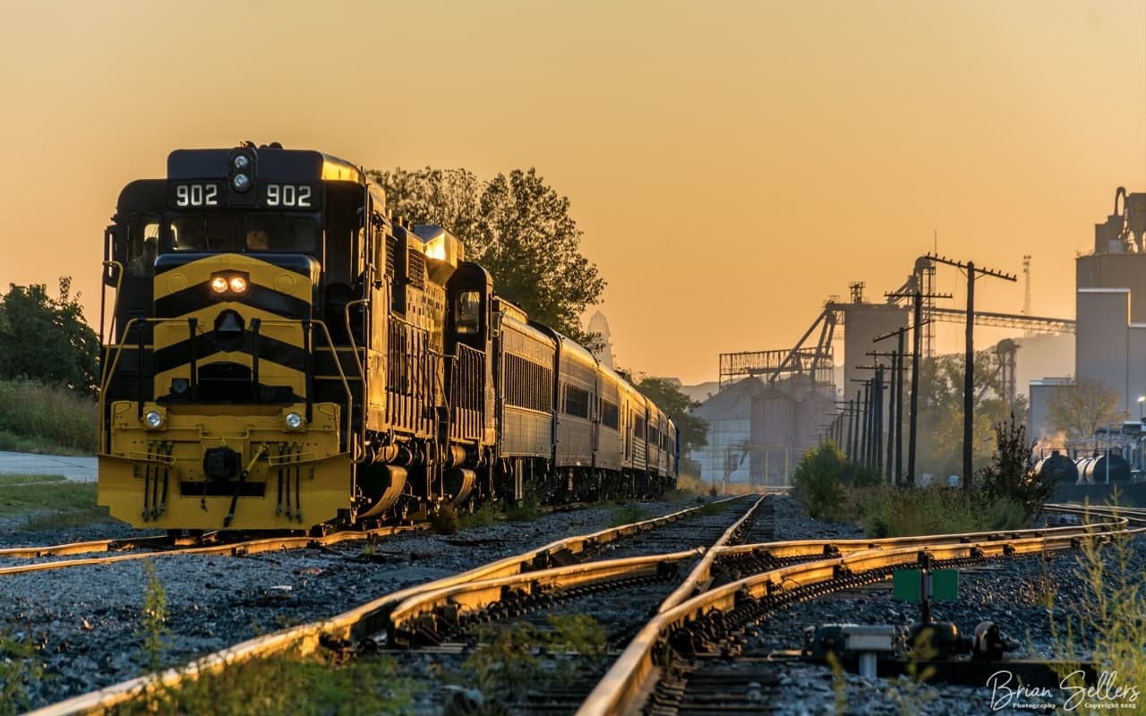 Applefest Express: Scenic Fall Train Ride from Cincinnati to Batesville