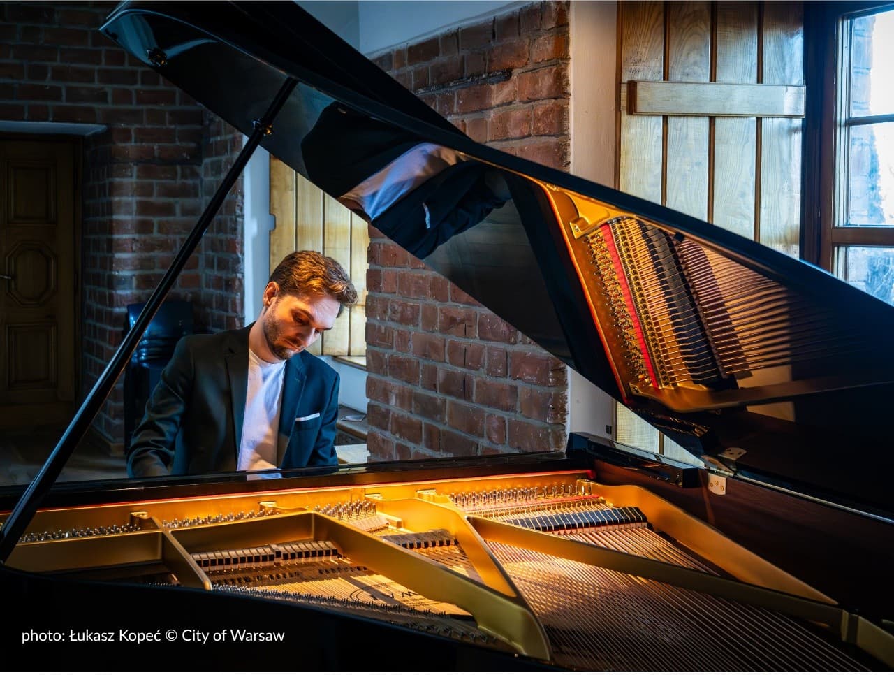 Intimate Chopin Recital in Warsaw's Royal Castle Gallery photo 3