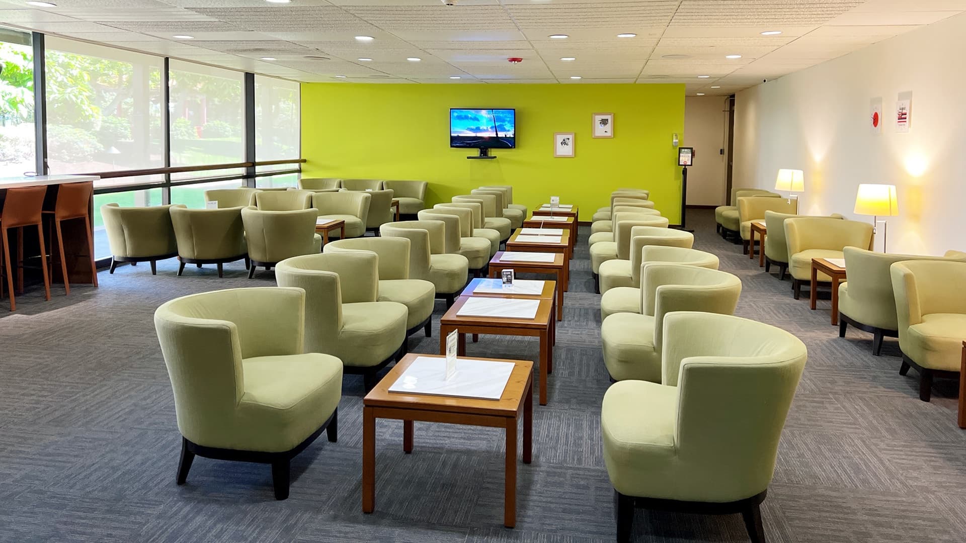 Airport Lounge Experience at Lea Lea Tours in Honolulu
