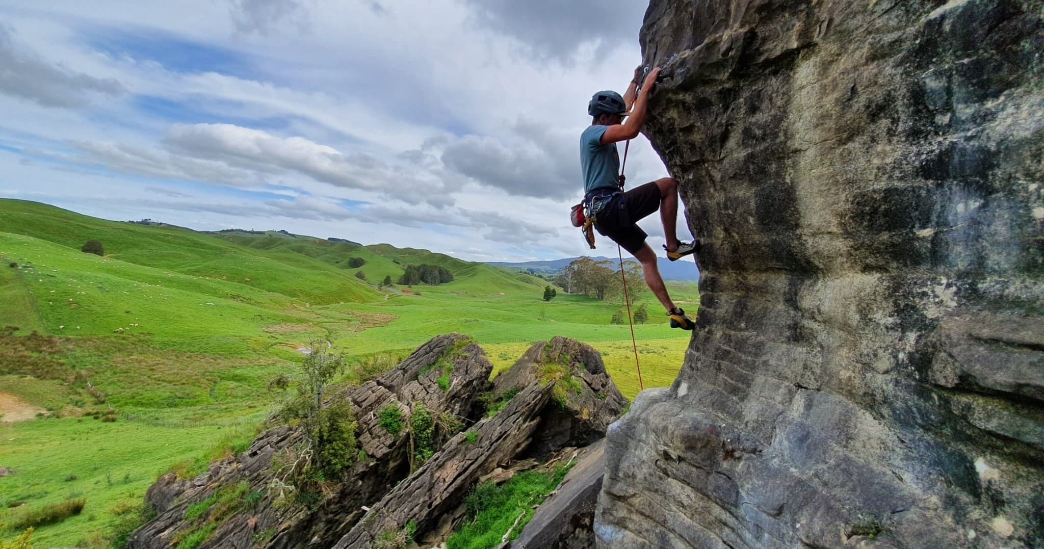 Master Lead Climbing in Raglan: Full-Day Sport Climbing Course with Raglan Rock