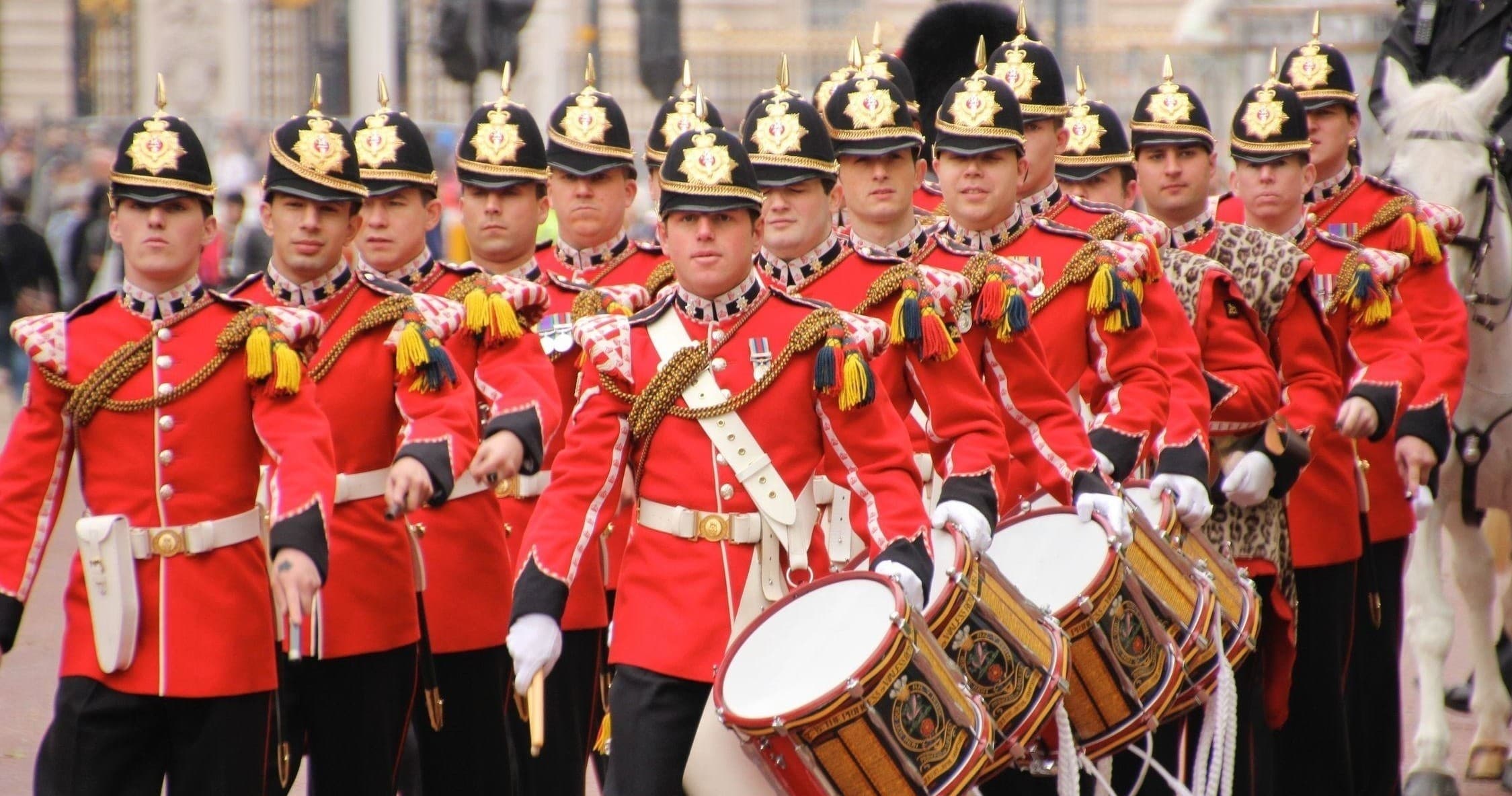 London’s Changing of the Guards with Universal Tour Guide