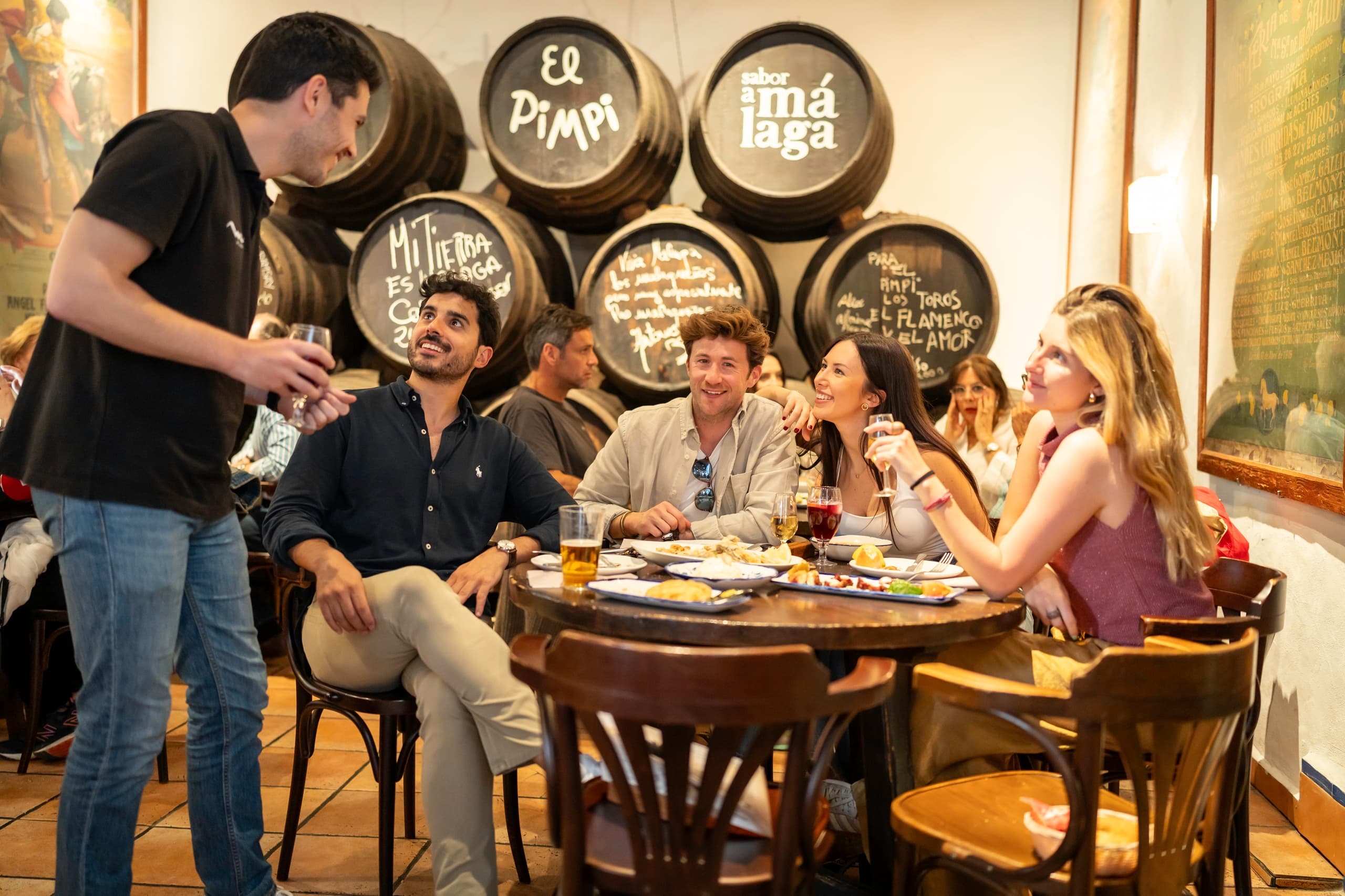 Tapas & Wine Tour in Málaga with World Experience