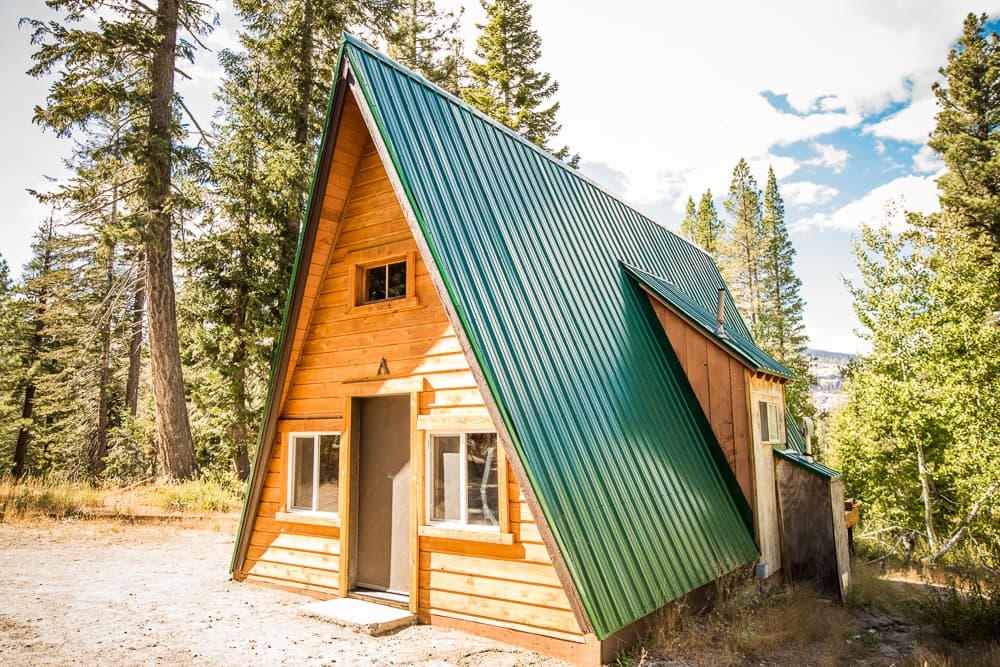 Cozy Mountain Cabin Stay in Mammoth Lakes, CA